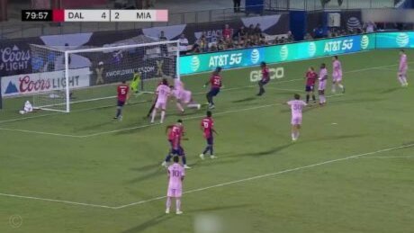 还是任意球，马德鲁加头球甩向远角双响，泰山2-0铜梁龙