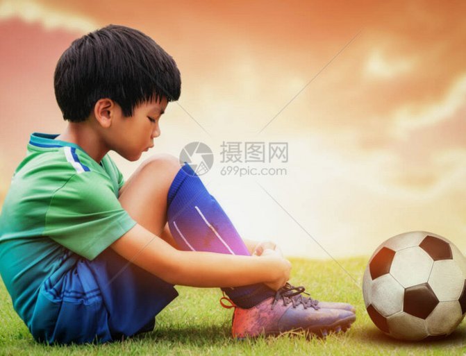 男孩别哭!镇江队输球后男孩痛哭父亲说没事儿