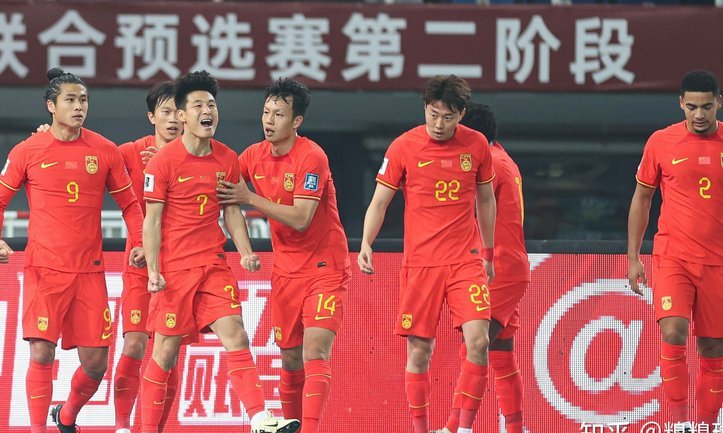 国足1-0领先新加坡！塞鸟收获处子球