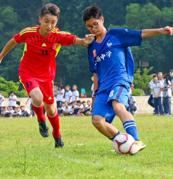 中国足球小将绝杀进球瞬间