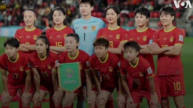 如果 2034 年国足没进世界杯，董路真的彻底退出足球圈，他转行最适合干什么？