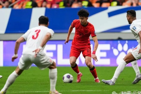 王钰栋当选5月最佳年轻球员贡献2球2助攻