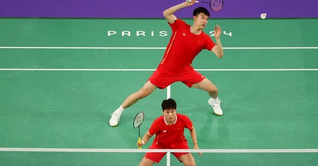 为什么踢个法国第四级别的球队，进了个球，都要大吹特吹