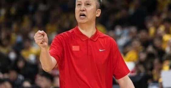 中国篮球新星崛起  引领未来