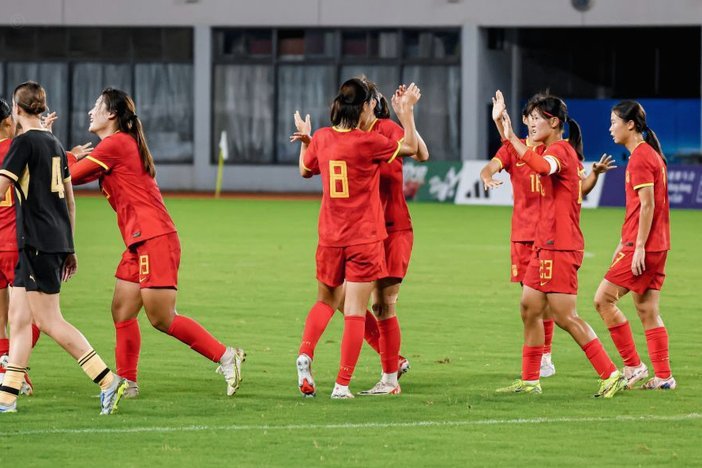 中国U17女足三连胜 晋级半决赛