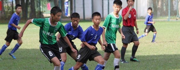 今天下午三点U13排位赛北京国安VS大连嗨球。